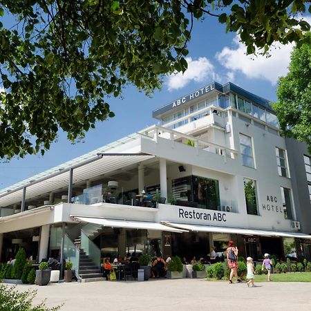 Hotel Abc レスコヴァツ エクステリア 写真